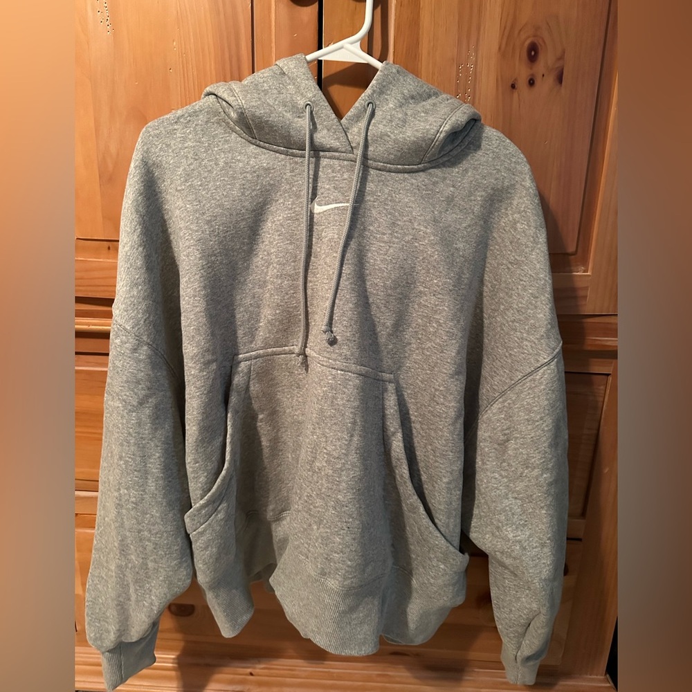 Nike sweatshirt, size medium, gray
